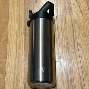 Yeti Rambler stainless steel with straw lid 18oz minor scratches good interior